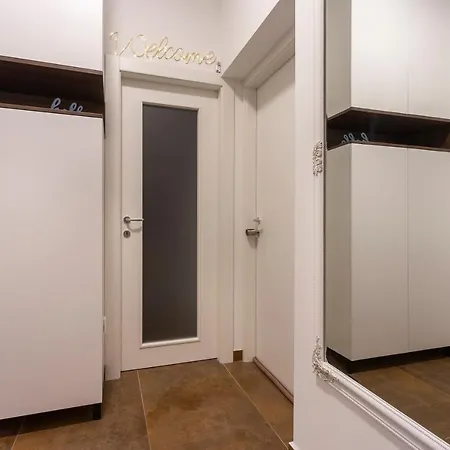Place4U I Stylish Central Apartment In Pula